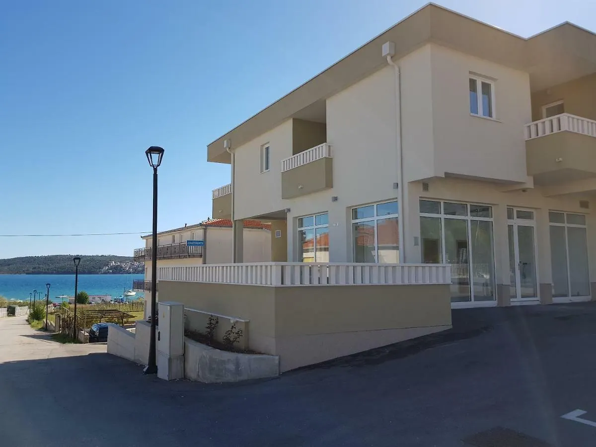 Guest house Apartmani Marella Seget Donji