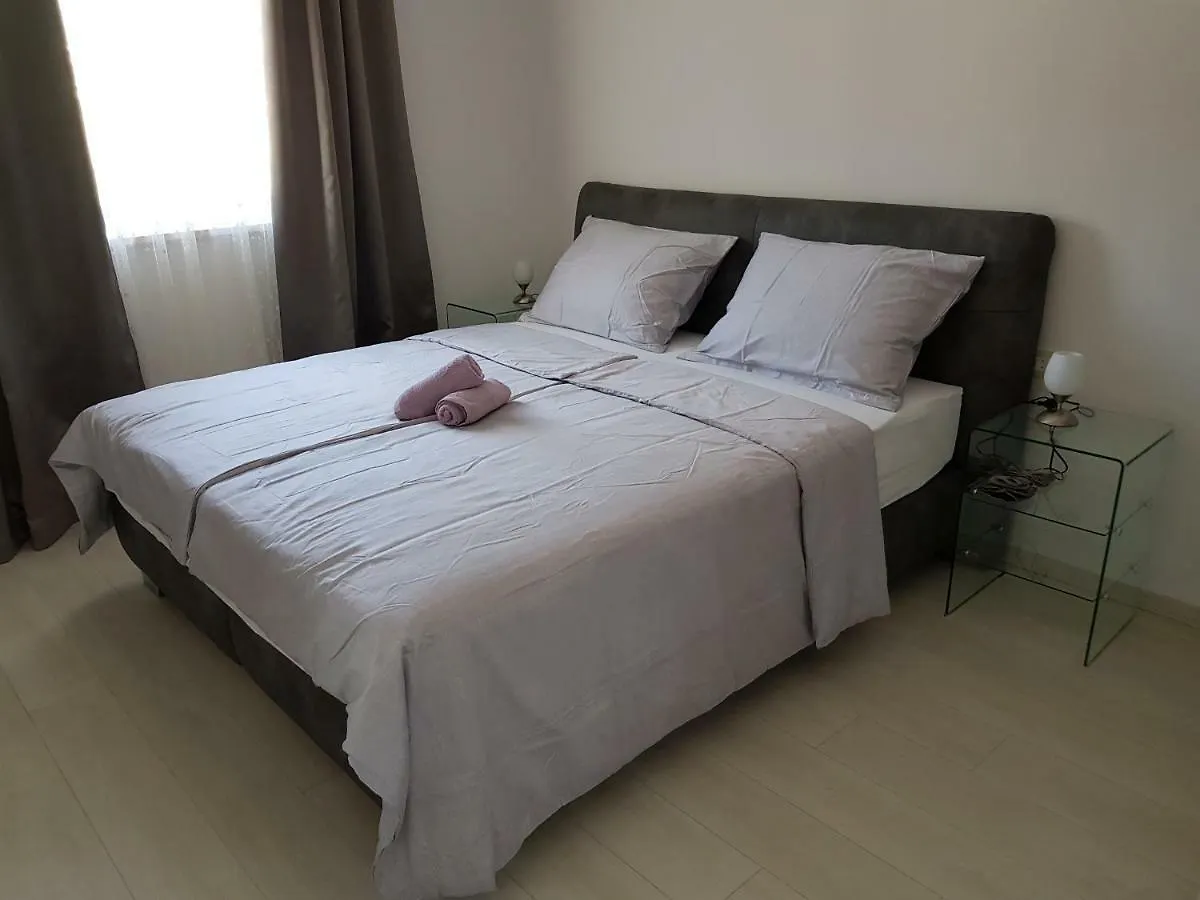 Apartmani Marella Seget Donji Croatia