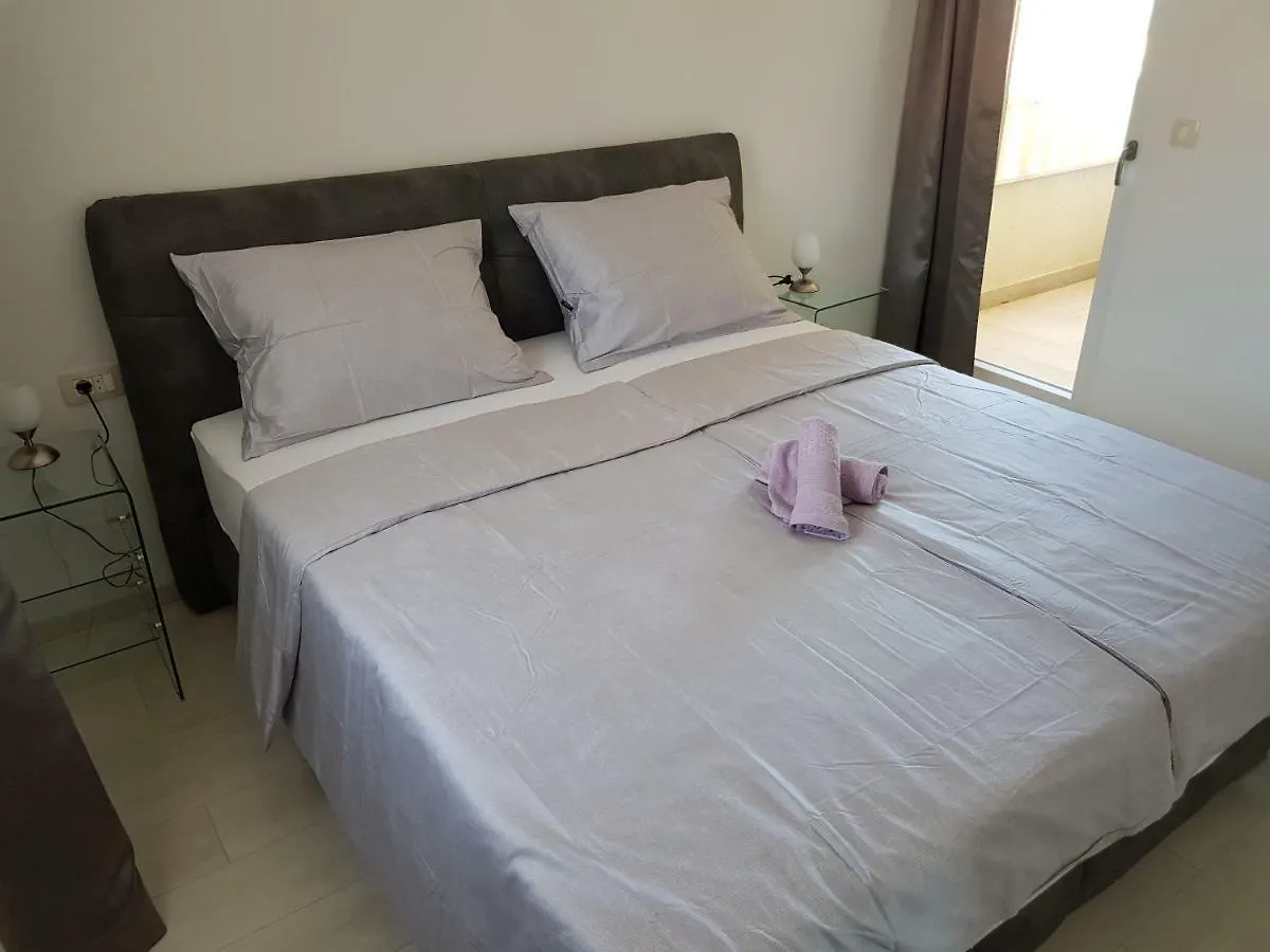 Apartmani Marella Seget Donji Guest house