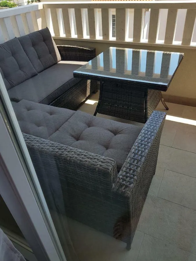 Guest house Apartmani Marella Seget Donji