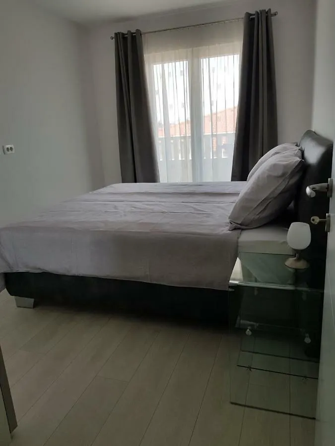 Guest house Apartmani Marella Seget Donji Croatia